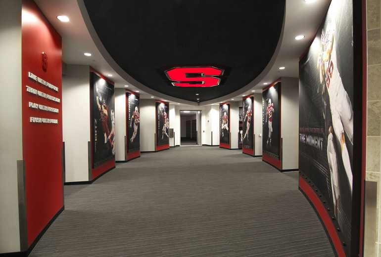 stanfordfootballlockerroom1
