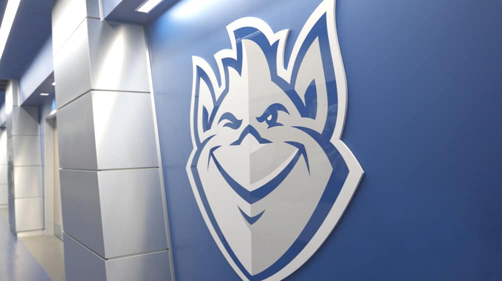 Men's Basketball Tunnel