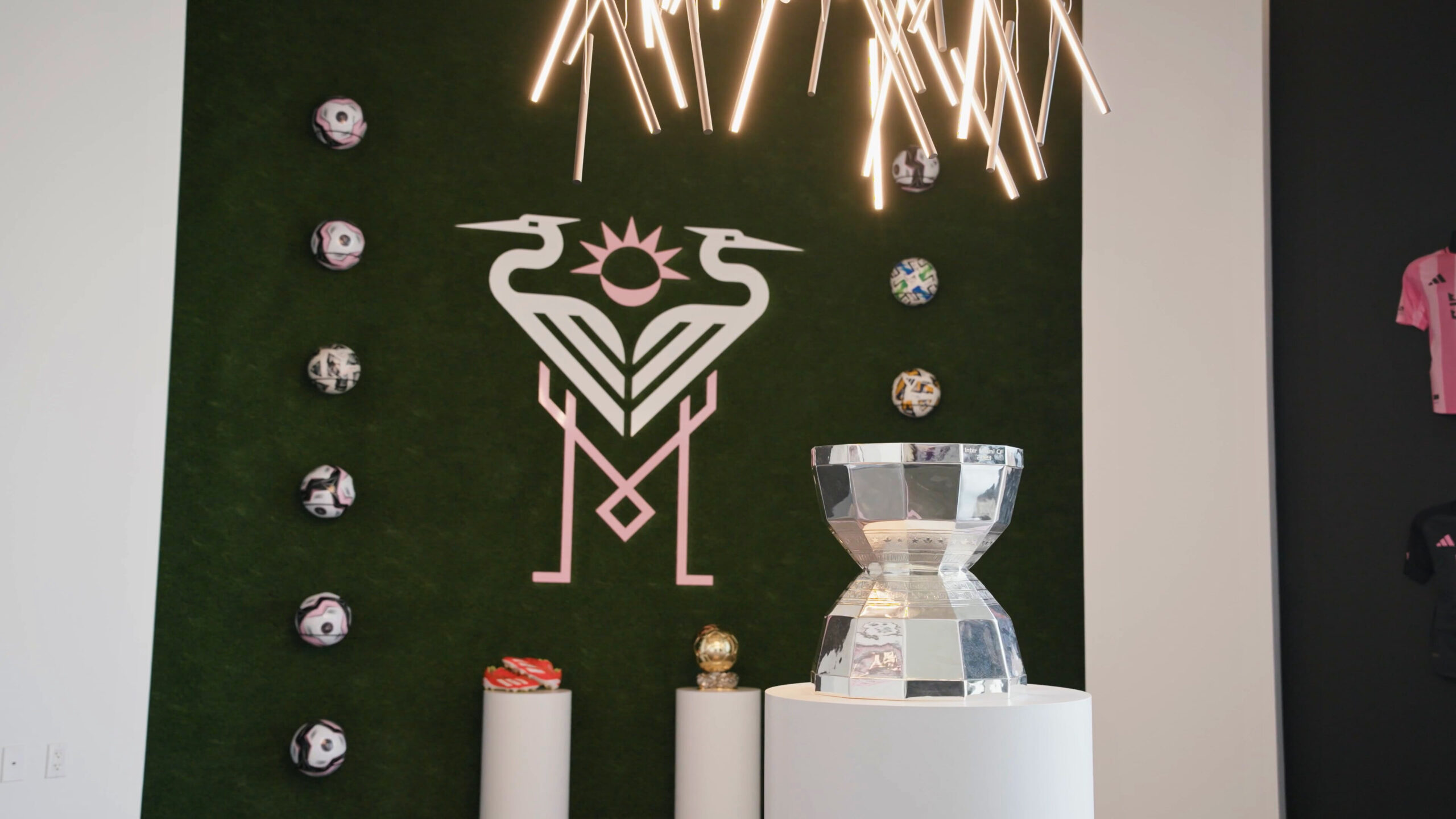 Brand Moment with Trophy